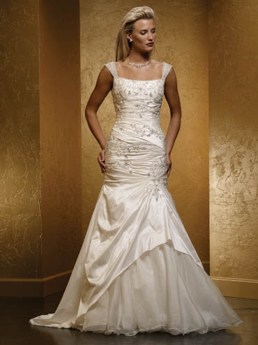 Wedding Dress_Square neckline 10C230 - Click Image to Close