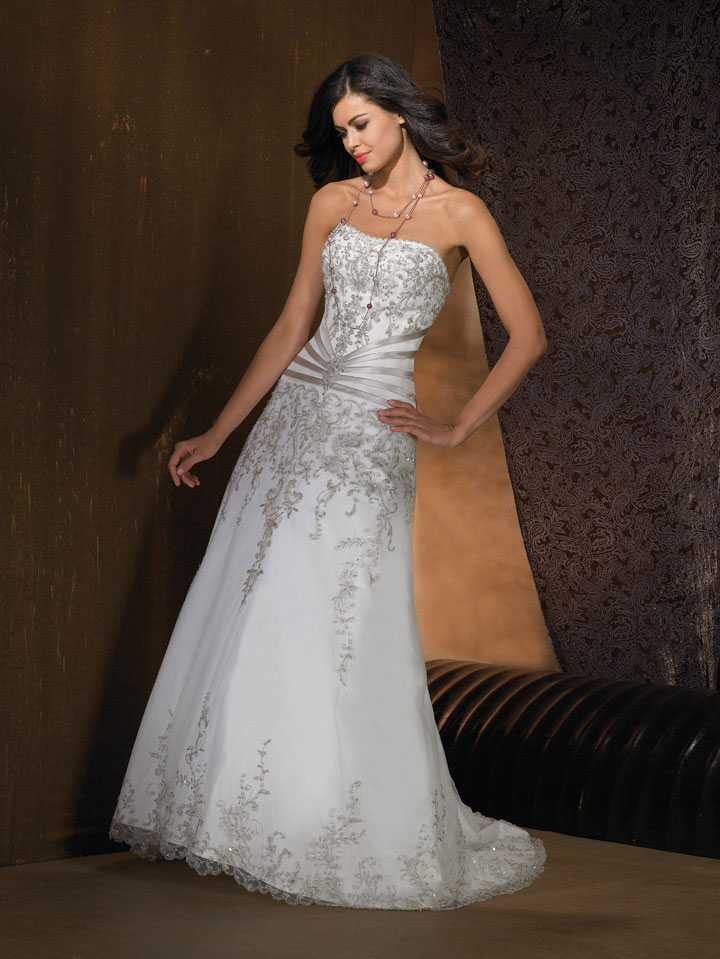 Orifashion HandmadeHandmade Embroidered and Beaded Wedding Dress