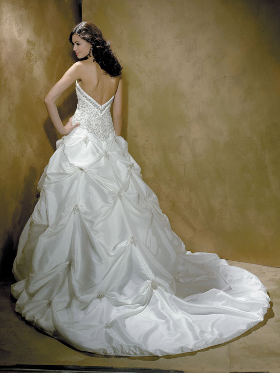 Orifashion HandmadeRomantic Embroidered and Beaded Wedding Dress