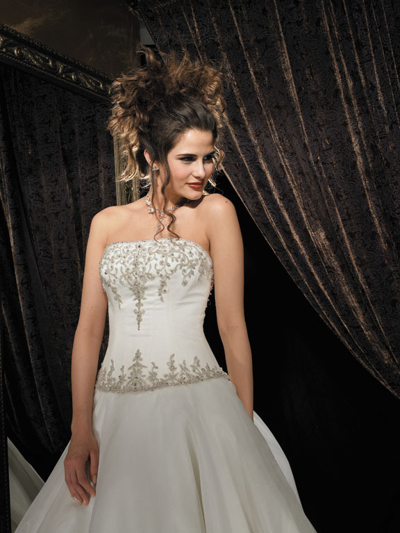 Orifashion HandmadeChic Embroidered and Beaded Wedding Dress AL0