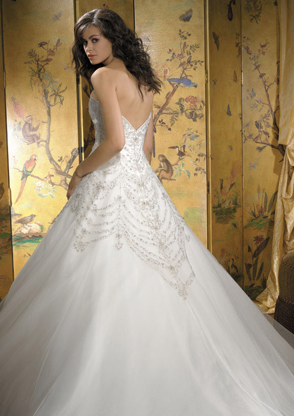 Orifashion HandmadeRomantic Embroidered and Beaded Wedding Dress