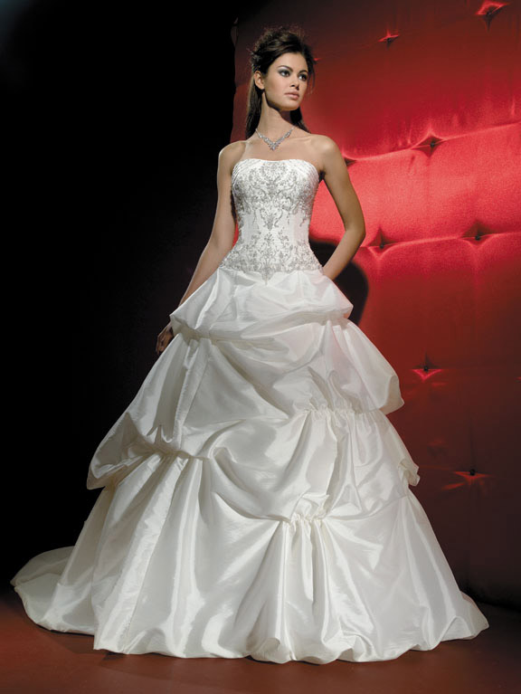 Orifashion HandmadeRomantic Wedding Dress with Cathedral train - Click Image to Close
