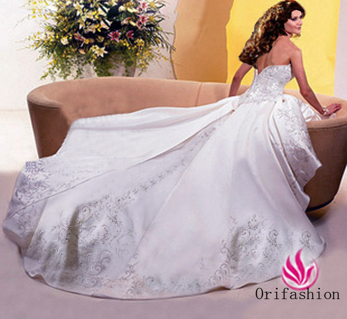 Orifashion HandmadeLuxury Embroidered and Swarovski Beaded Brida - Click Image to Close