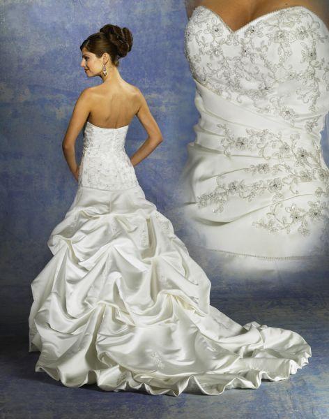 Wedding Dress_Caught-up hem SC058