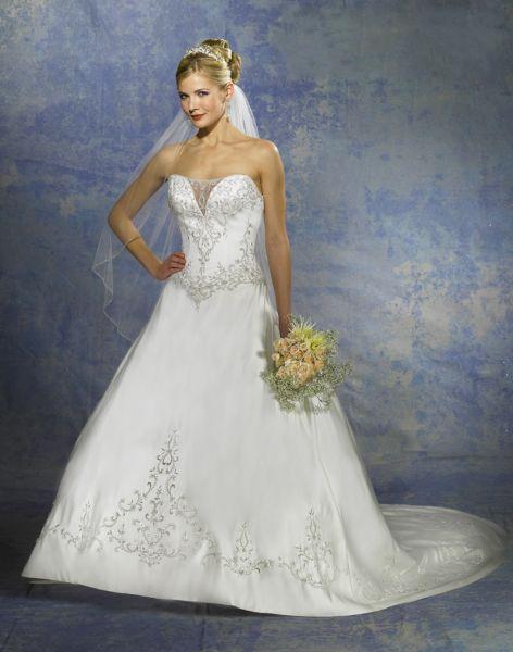 Wedding Dress_Cathedral train SC059