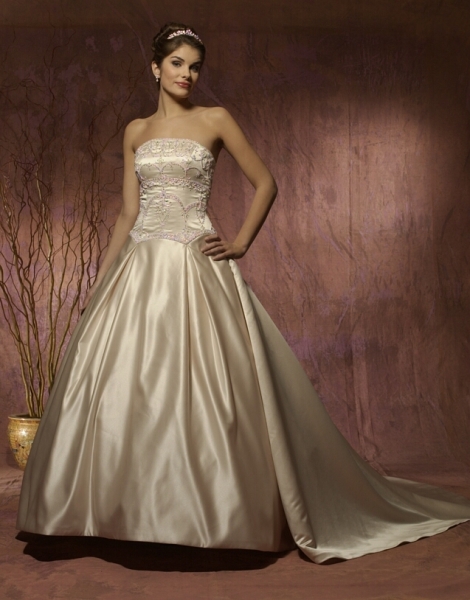 Wedding Dress_Formal cathedral train SC079