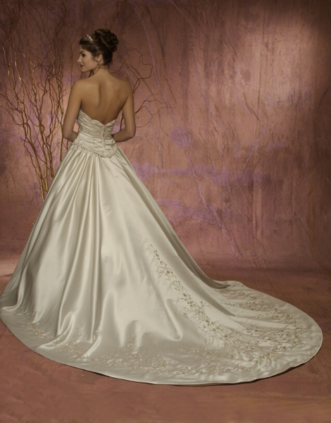 Wedding Dress_Formal cathedral trian SC080