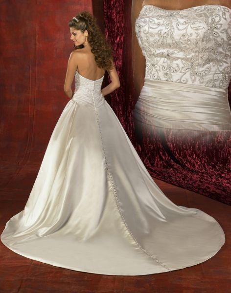 Wedding Dress_Cathedral train SC093