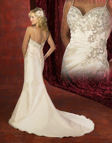 Wedding Dress_Chapel train SC107