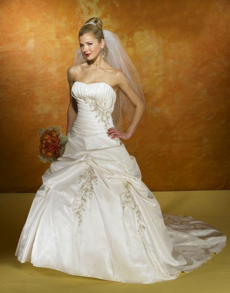 Wedding Dress_Cathedral train SC110 - Click Image to Close
