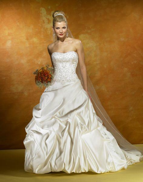 Wedding Dress_Caught-up cathedral train SC112 - Click Image to Close