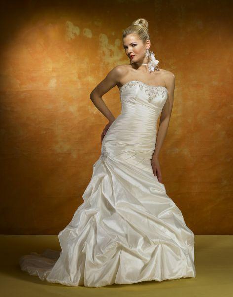 Wedding Dress_Caught-up hem SC114 - Click Image to Close