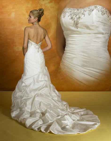 Wedding Dress_Caught-up hem SC114