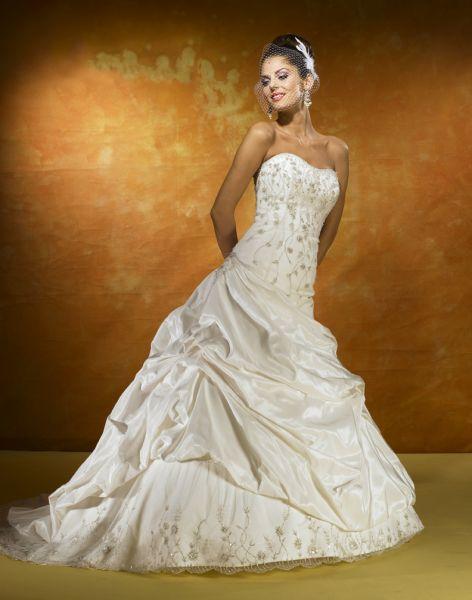 Wedding Dress_Caught-up hem SC121 - Click Image to Close
