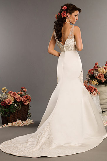 Wedding Dress_Semi-cathedral train SC169