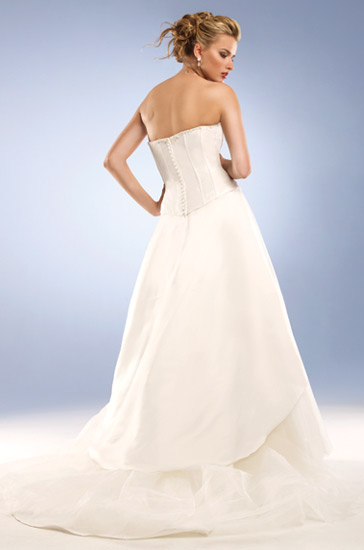 Wedding Dress_Chapel train SC205