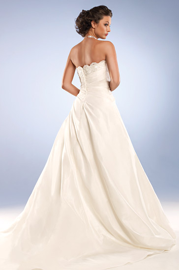 Wedding Dress_Cathedral train SC206