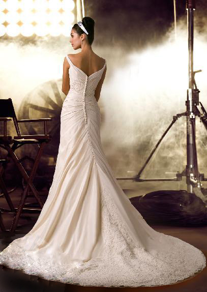 Wedding Dress_V-neckline style SC299