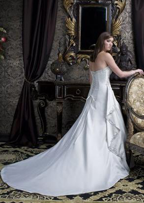 Wedding Dress_Cathedral train SC304