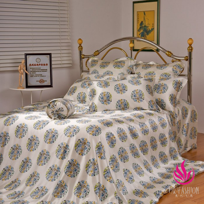 Orifashion Silk Bed Sheet Printed with Auspicious Totem Queen Si - Click Image to Close